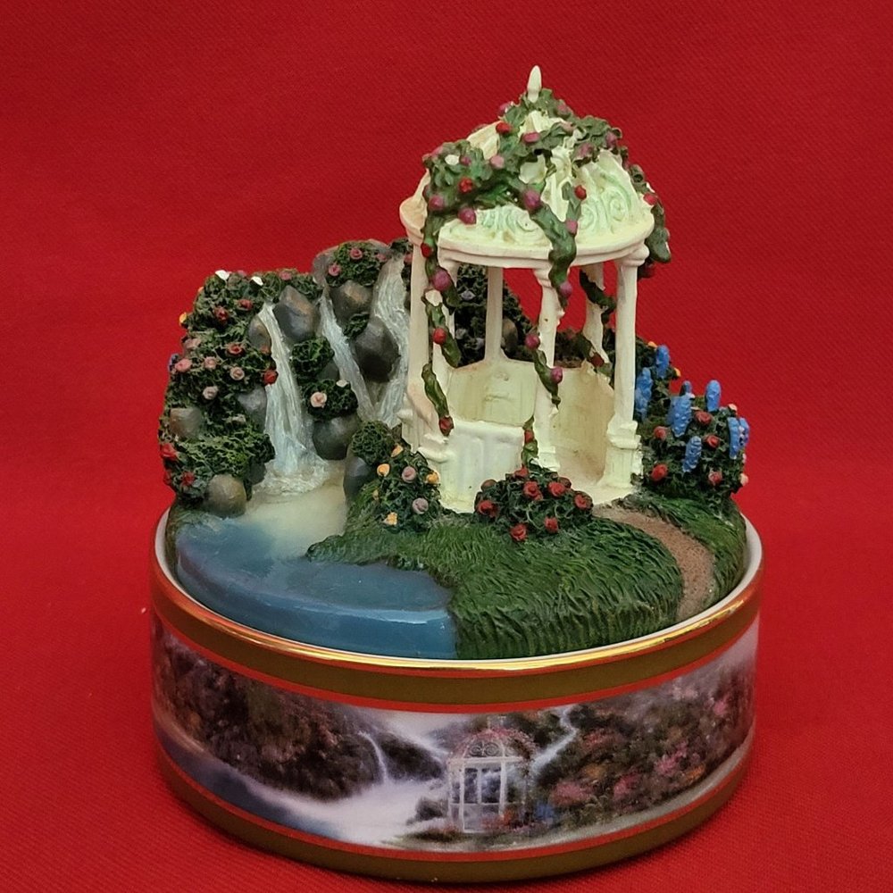 Thomas Kincade Peaceful Moments Hidden Arbor Musical Box Plays Love Story 2004
